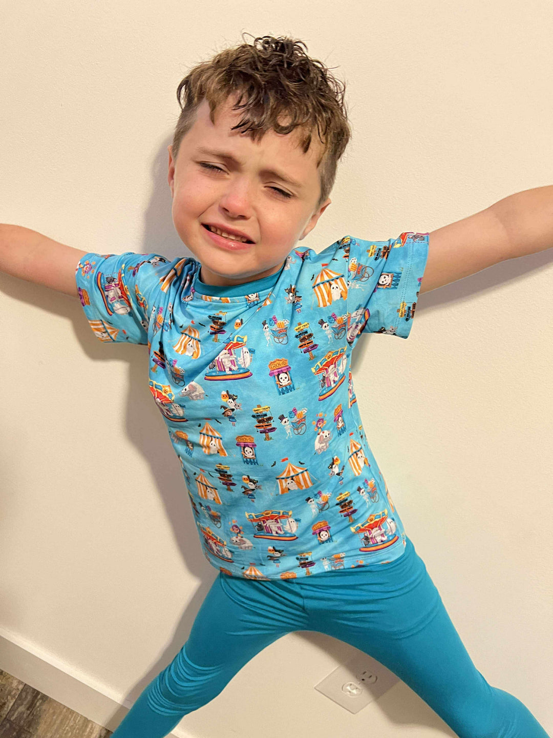 Two-Piece Oversized Tee and Leggings Set - Spooktacular Circus