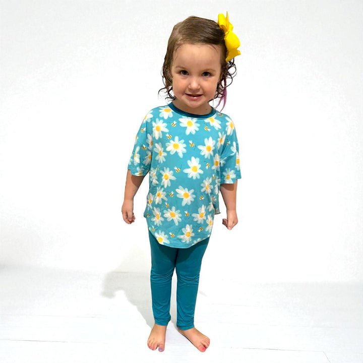 Two-Piece Oversized Tee and Leggings Set - Buzzing Blooms